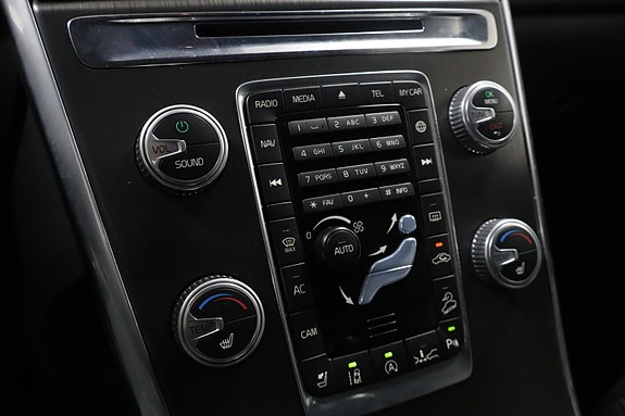 Volvo XC60 17 of 30