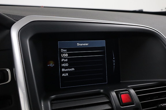 Volvo XC60 15 of 30