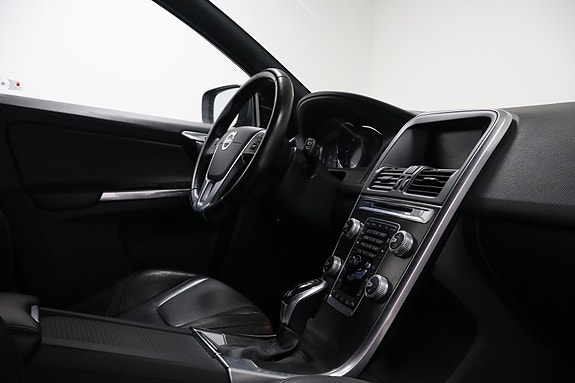 Volvo XC60 23 of 30