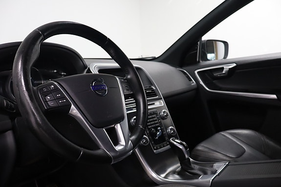 Volvo XC60 8 of 30