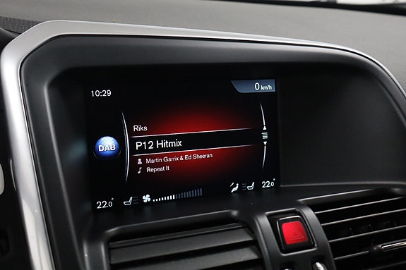 Volvo XC60 12 of 30