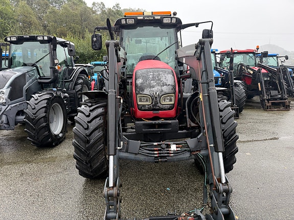 Valtra N111 2 of 5