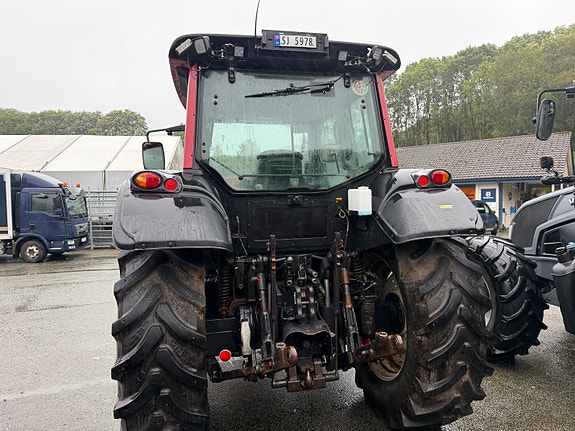 Valtra N111 3 of 5