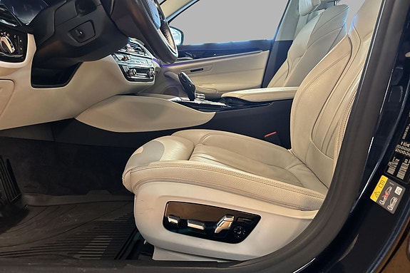 BMW 530e 17 of 26