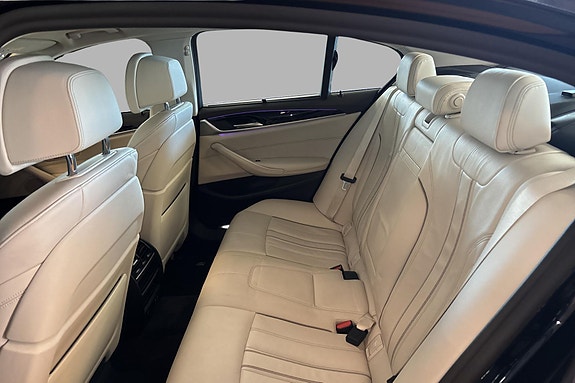 BMW 530e 15 of 26