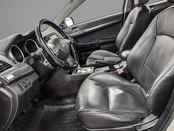 Mitsubishi Lancer 9 of 30