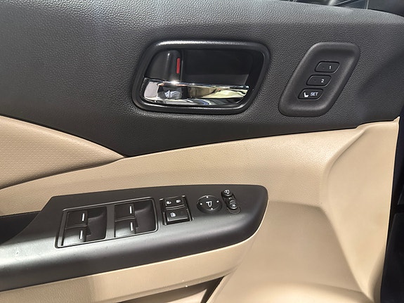 Honda CR-V 12 of 30