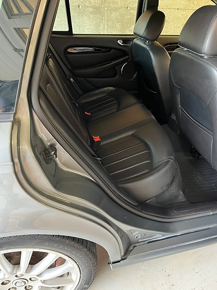 Jaguar X-TYPE 10 of 30