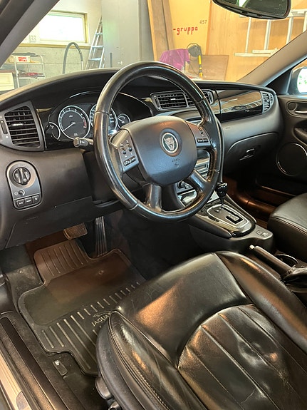 Jaguar X-TYPE 21 of 30