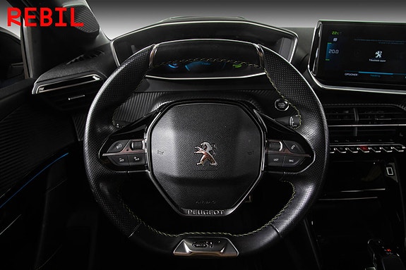 Peugeot e-208 15 of 23