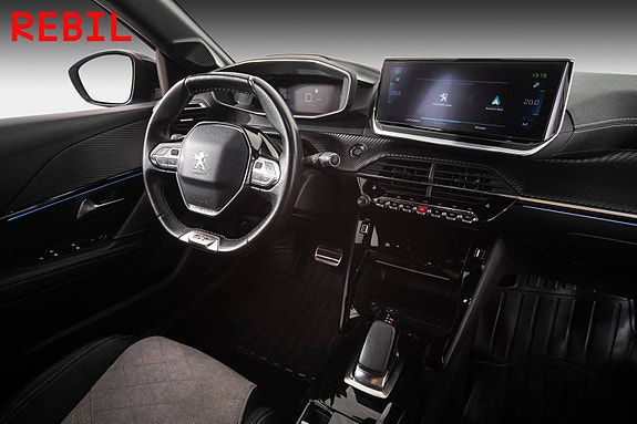 Peugeot e-208 13 of 23
