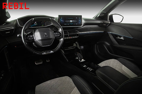 Peugeot e-208 10 of 23