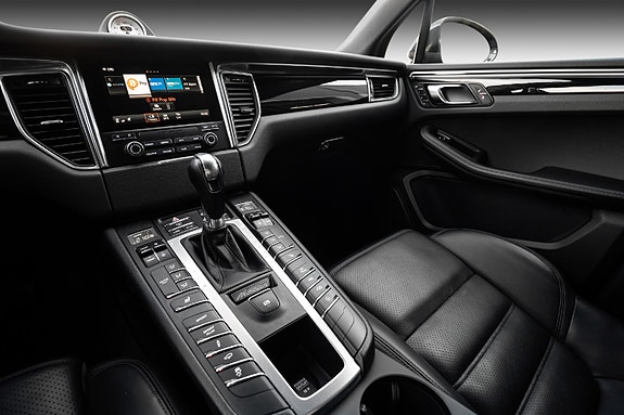 Porsche Macan 18 of 30