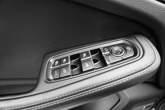 Porsche Macan 24 of 30