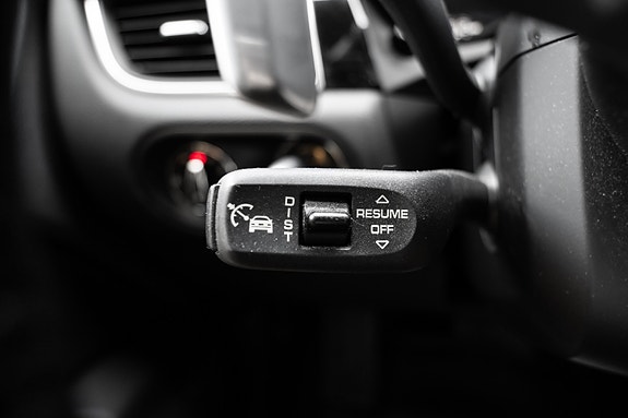 Porsche Macan 21 of 30