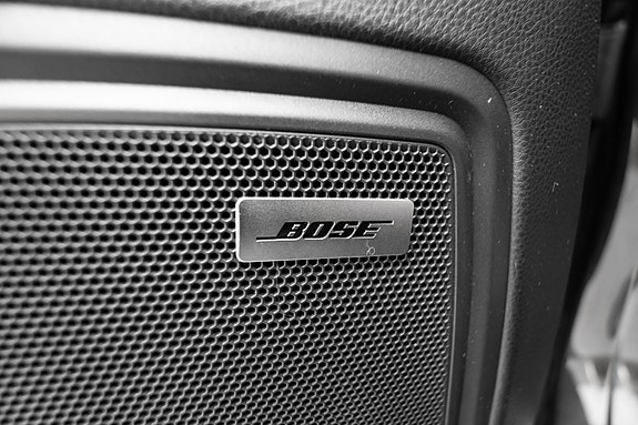 Porsche Macan 23 of 30
