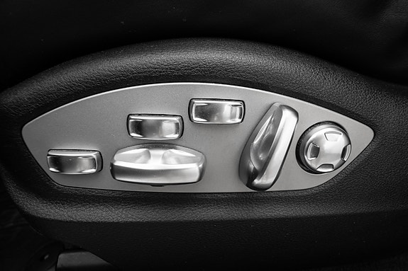 Porsche Macan 26 of 30