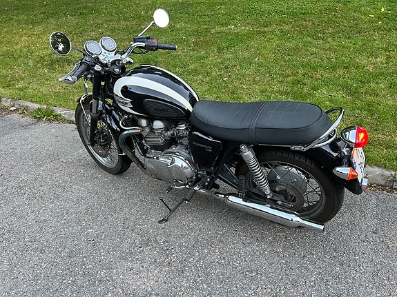 Triumph Bonneville T100 3 of 7