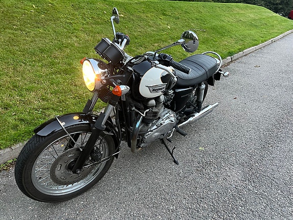 Triumph Bonneville T100 7 of 7