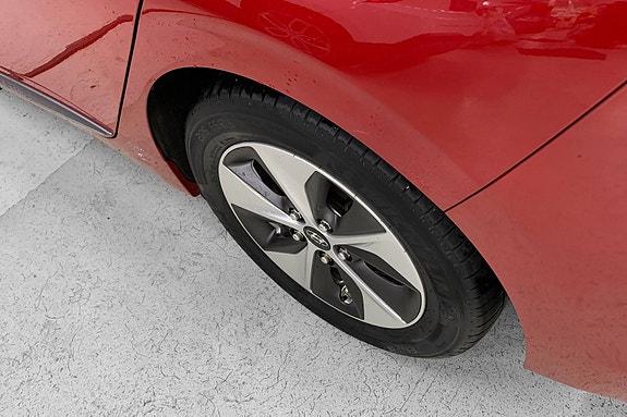 Hyundai IONIQ 8 of 13