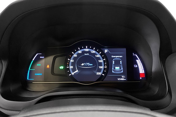 Hyundai IONIQ 11 of 13