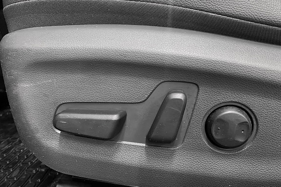 Hyundai IONIQ 4 of 13