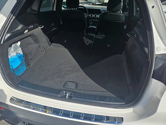 Mercedes-Benz EQA300 5 of 30
