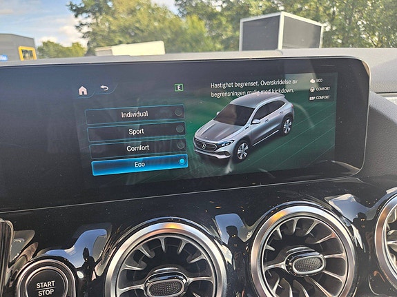 Mercedes-Benz EQA300 22 of 30