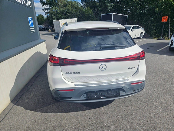 Mercedes-Benz EQA300 3 of 30
