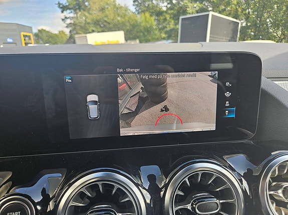 Mercedes-Benz EQA300 25 of 30