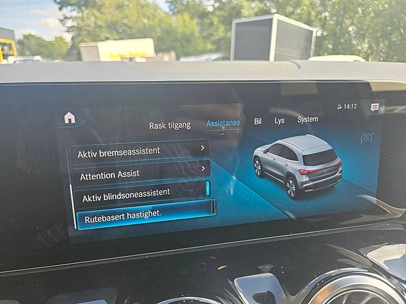 Mercedes-Benz EQA300 18 of 30