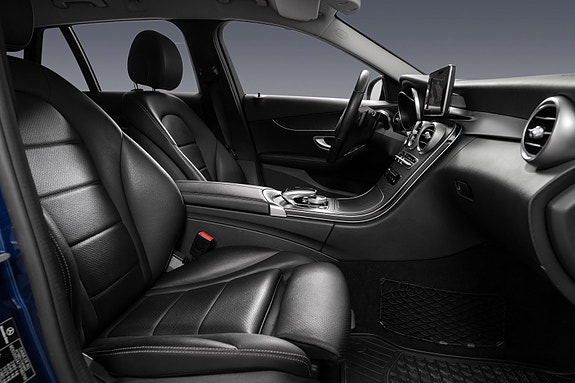 Mercedes-Benz C350 e 17 of 30