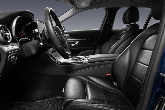 Mercedes-Benz C350 e 16 of 30
