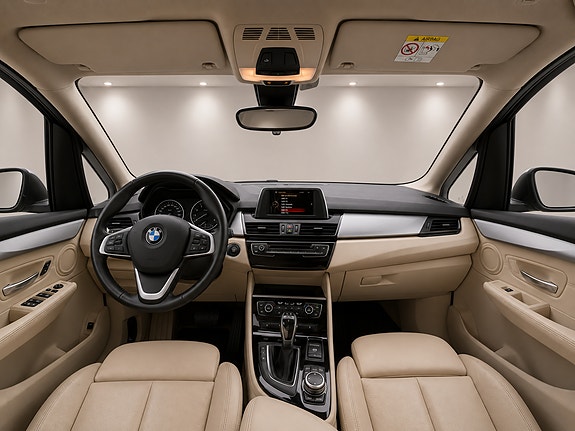 BMW 225xe 11 of 17
