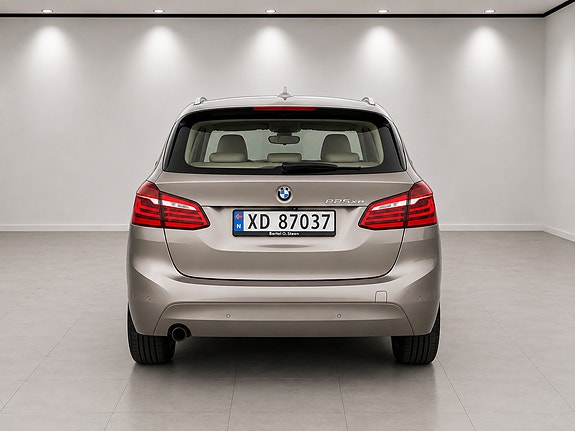 BMW 225xe 6 of 17