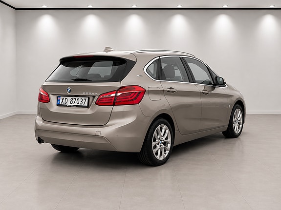 BMW 225xe 5 of 17
