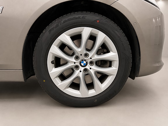 BMW 225xe 15 of 17