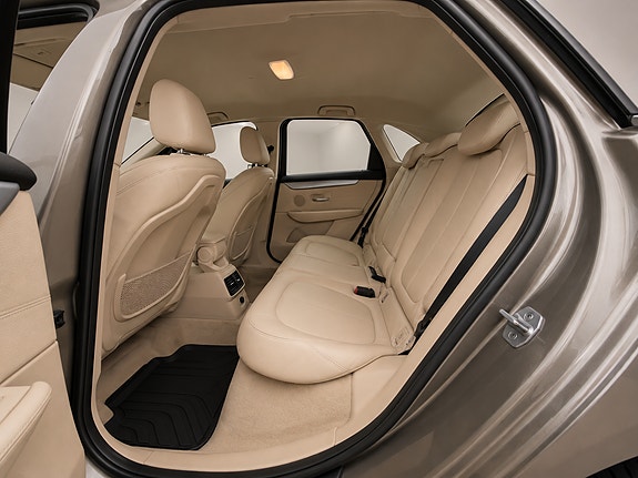 BMW 225xe 13 of 17