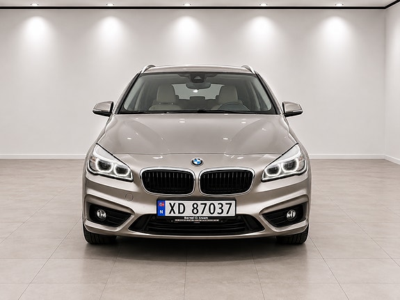 BMW 225xe 2 of 17