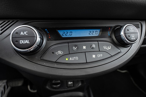 Toyota Yaris 17 of 30