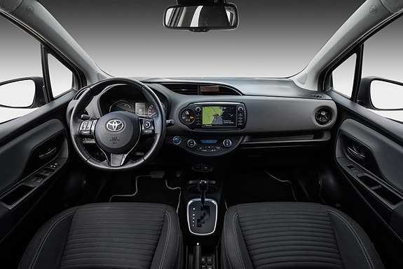 Toyota Yaris 11 of 30