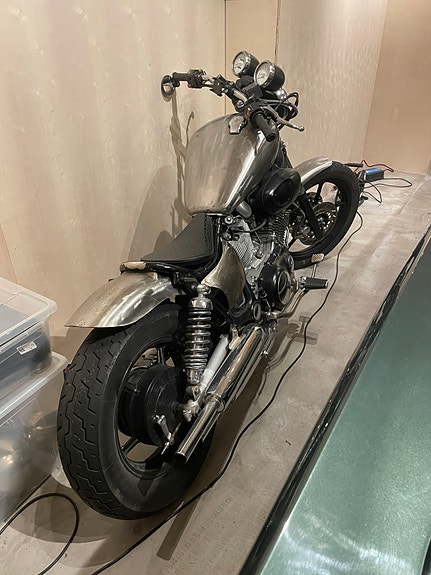 Yamaha XV 750 VIRAGO 4 of 7
