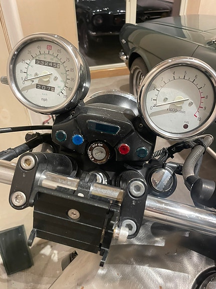 Yamaha XV 750 VIRAGO 3 of 7