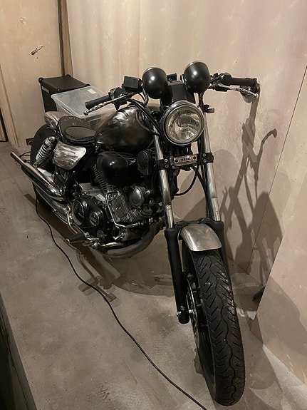 Yamaha XV 750 VIRAGO 5 of 7