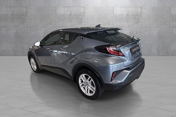 Toyota C-HR 3 of 20