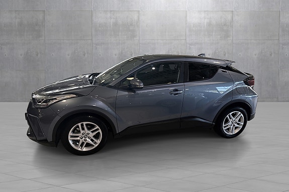 Toyota C-HR 2 of 20