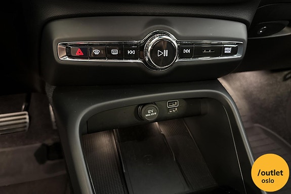 Volvo XC40 17 of 26