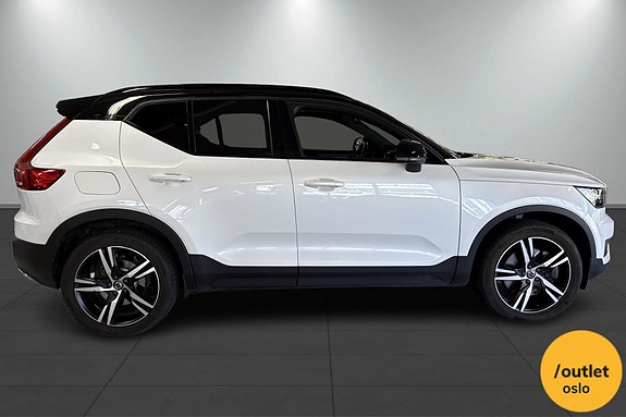 Volvo XC40 8 of 26