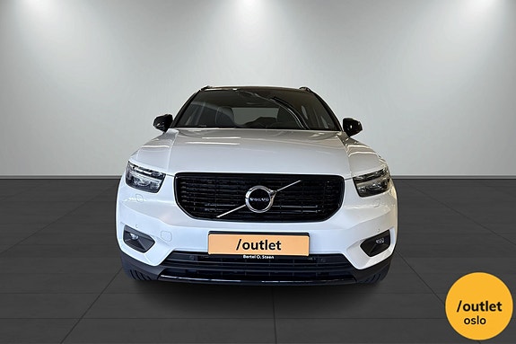 Volvo XC40 10 of 26