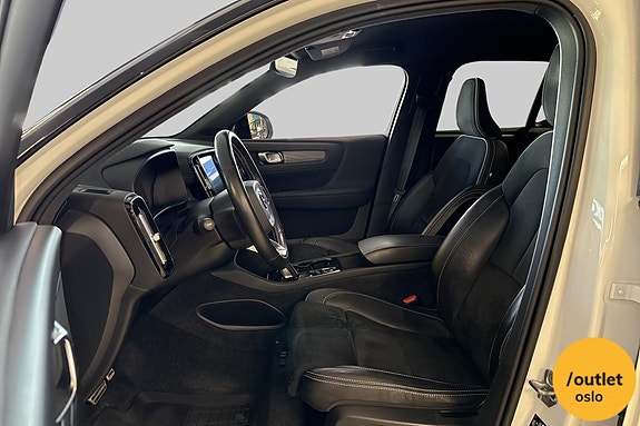 Volvo XC40 12 of 26
